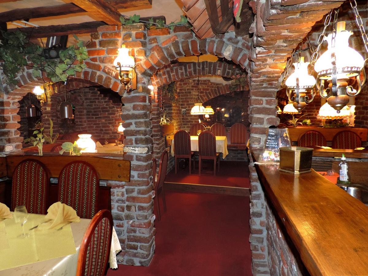 Hotel Restaurant Cristal Wintzenheim Dış mekan fotoğraf