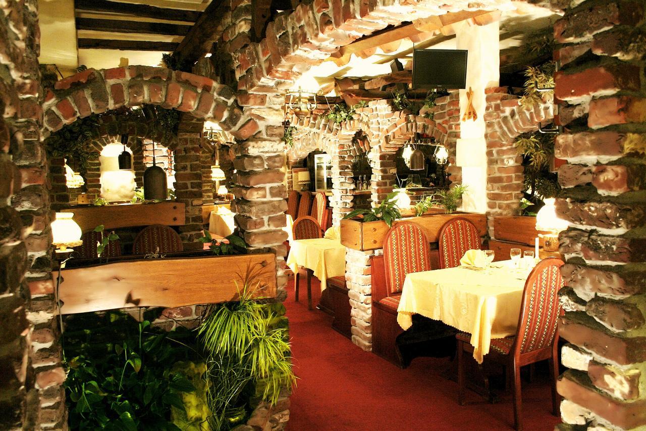 Hotel Restaurant Cristal Wintzenheim Dış mekan fotoğraf